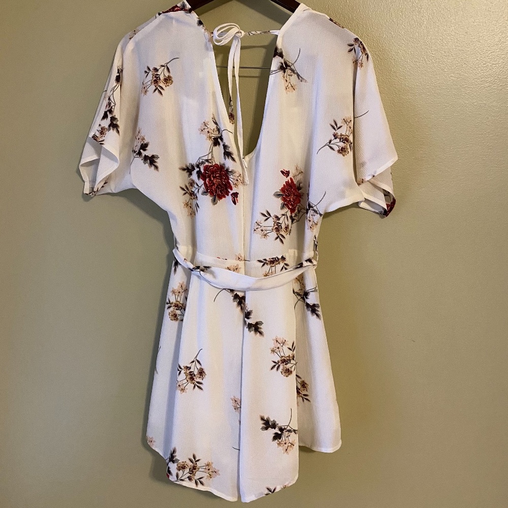 Floral Romper - Picture 2 of 3
